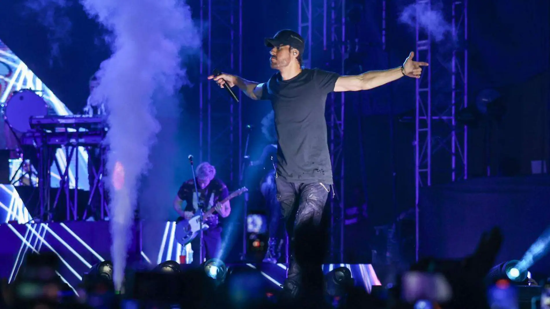 Enrique Iglesias se presenta en la Feria de Puebla 2024 con un show especial 